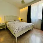 The L Place By Right Place Apartman